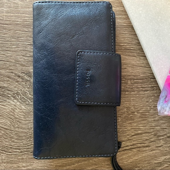Fossil Wallet - Picture 1 of 6